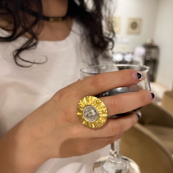 Ring - Picture 1 of 4